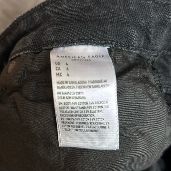 American Eagle High Waisted Black Mom Shorts - Picture 4 of 4